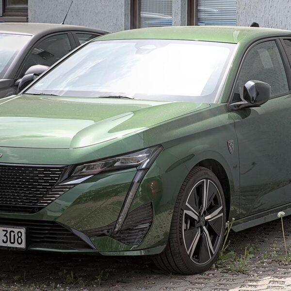 Peugeot 308 — dane techniczne, wymiary, silniki, spalanie, pojemność, ceny, opinie