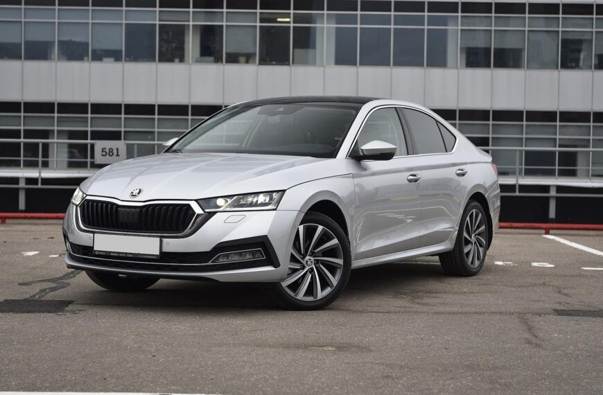 Skoda Octavia — dane techniczne, wymiary, silniki, spalanie, pojemność, ceny, opinie