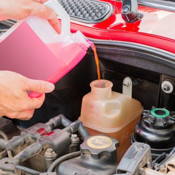 Wyciek płynu chłodniczego – koszt naprawy.