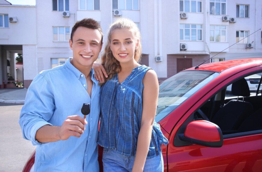 Zakup samochodu od osoby prywatnej za gotówkę – na co uważać?