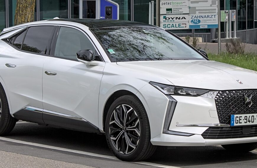 DS Automobiles DS 4 – opinie, cena, dane techniczne, wymiary, spalanie, osiągi