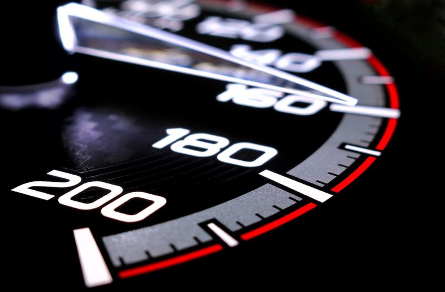 Jak poprawić osiągi silnika benzynowego — tuning krok po kroku.