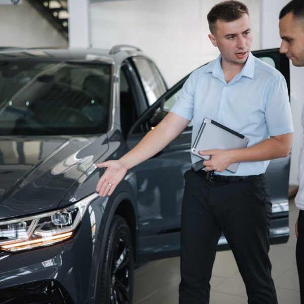 Poradnik dla kupujących: Sprawdzenie historii pojazdu przed zakupem.