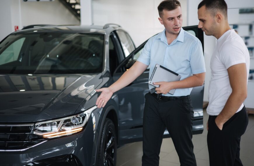 Poradnik dla kupujących: Sprawdzenie historii pojazdu przed zakupem.