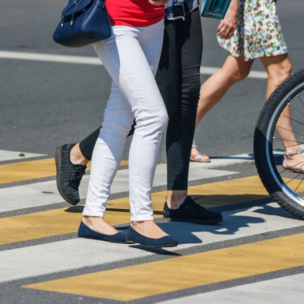 Zmiany w przepisach dotyczących pierwszeństwa na przejściach dla pieszych w 2024 roku.