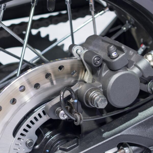 Przegląd nowych technologii w systemach hamulcowych — co przynosi przyszłość?